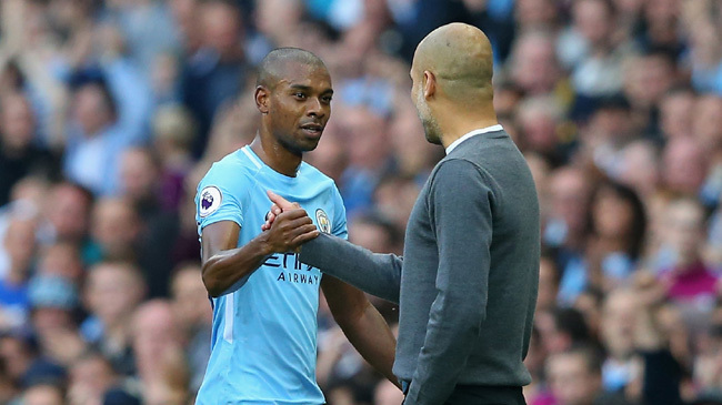 fernandinho and guardiola 01