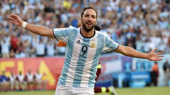 gonzalo higuain 3