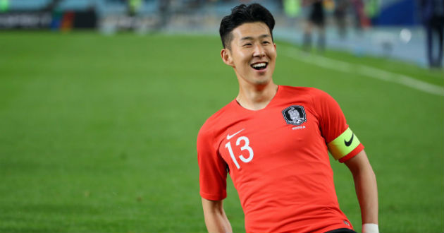 heung min celebrating a goal