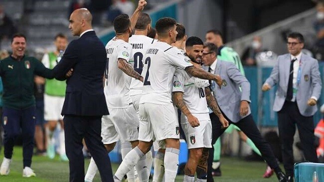 italian players celebrating belgium italy european championship