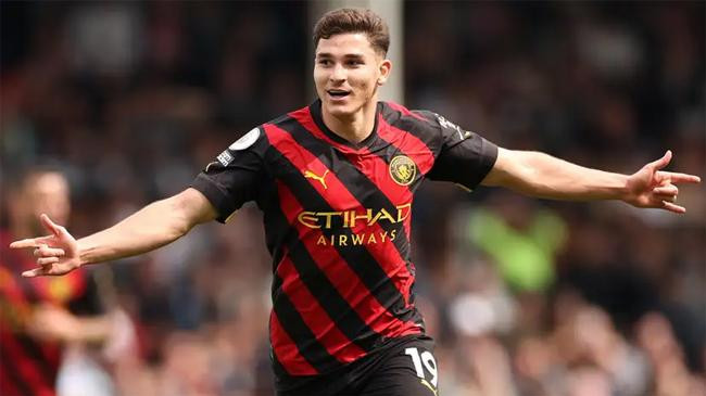 julian alvarez is man city