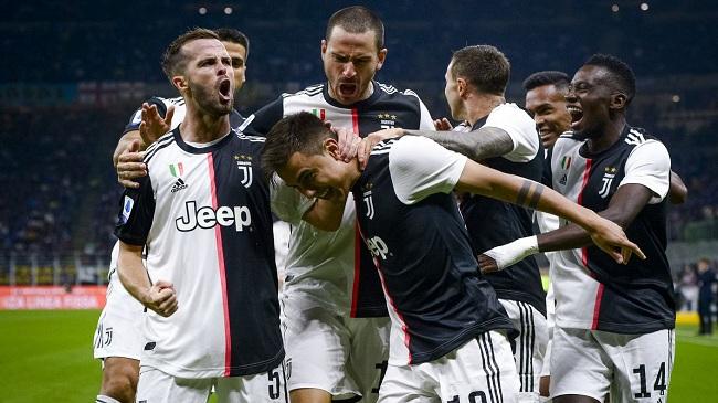 juventus celebrating a goal over lecce