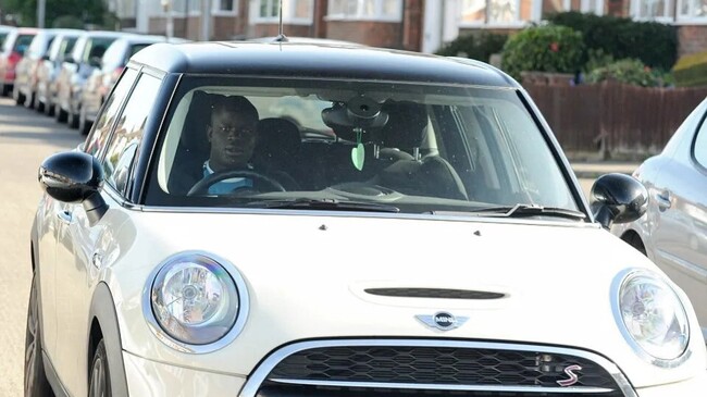 kante drives his car
