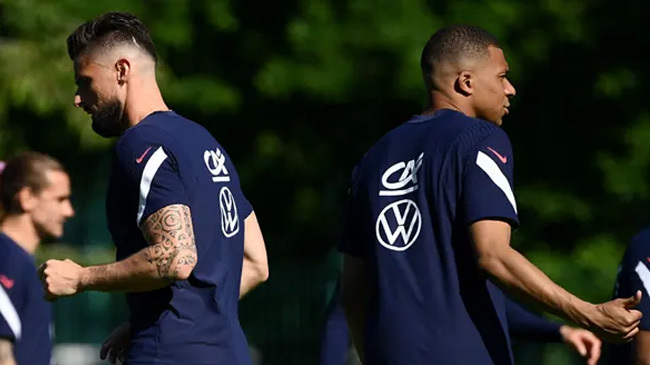 kylian mbappe and olivier giroud