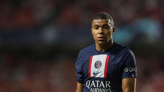 kylian mbappe psg sad 2