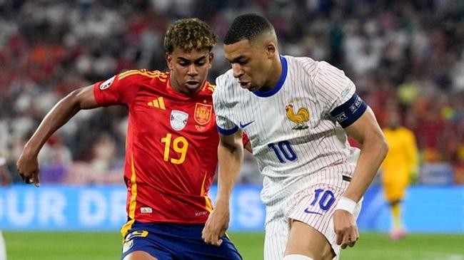 lamine yamal and kylian mbappe