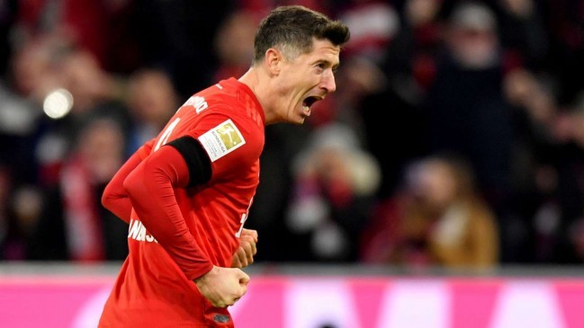 lewandowski celebrates a goal 2020