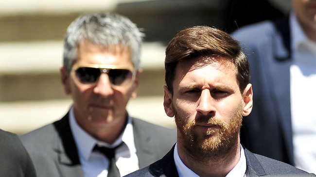 lionel messi and his father and agent jorge messi