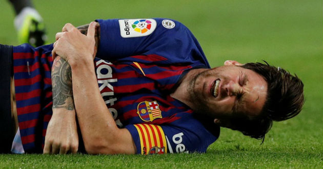 lionel messi breaks arm