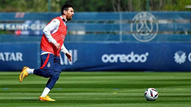 lionel messi during training