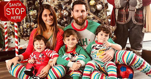 lionel messi with wife antonello rocuzzo their children