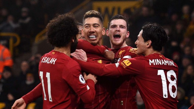 liverpool players celebrate 2020