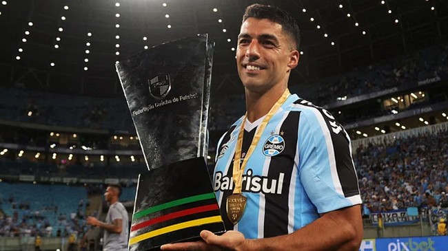 luis suarez gremio 4