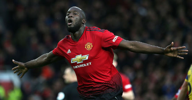 lukaku celebrates a goal for manu