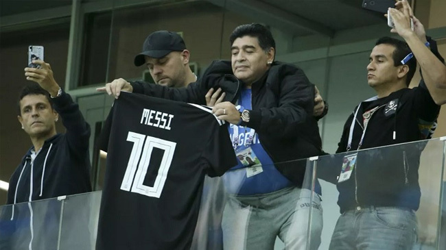 maradona with messi jersey