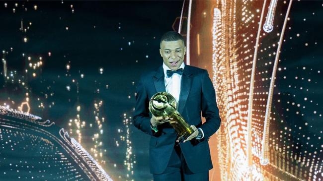 mbappe globe soccer award