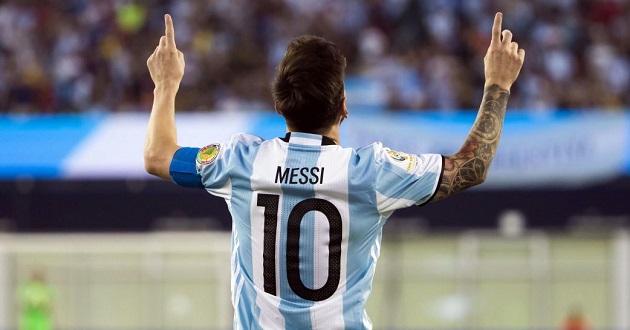 messi after goal argentina