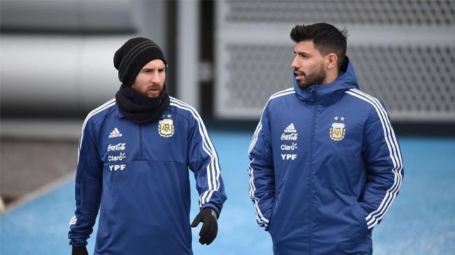 messi and aguero 3