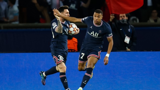 messi and mbappe psg 6