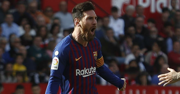 messi celebrates his goal for barcelona