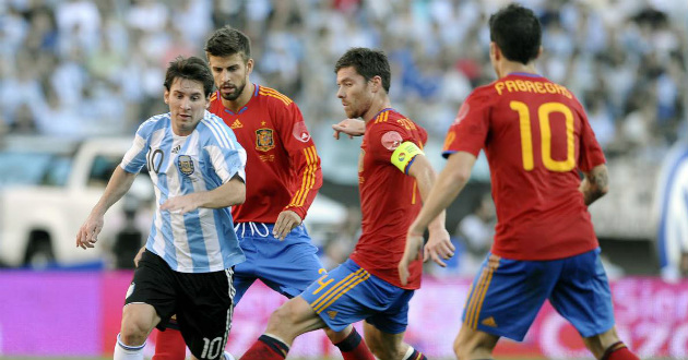 messi pique argentina spain