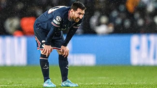 messi psg sad 5