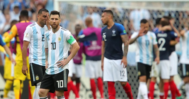 messi sad after loss against france