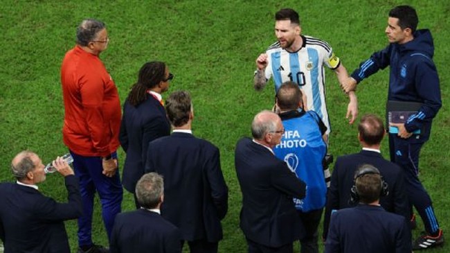 messi was involved in a heated altercation with netherlands coaching staff