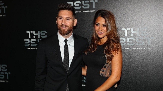 messi with his wife
