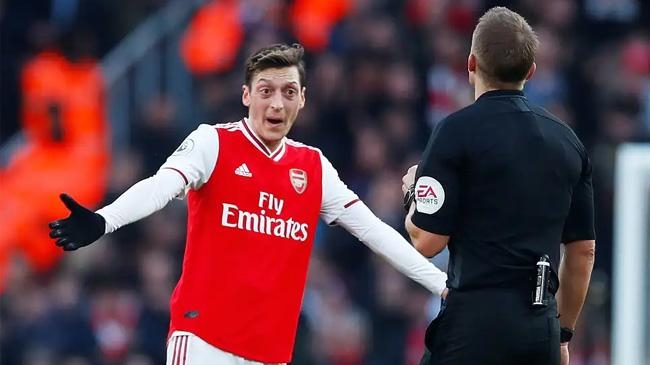 mesut ozil clash