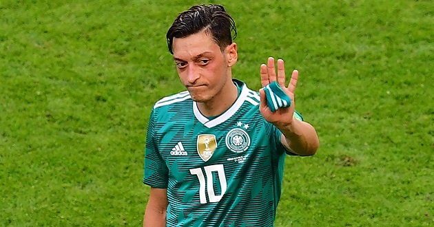 mesut ozil retirement