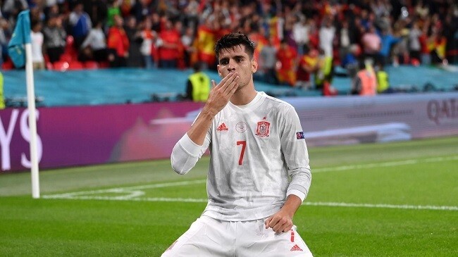 morata celebrating a goal for spain