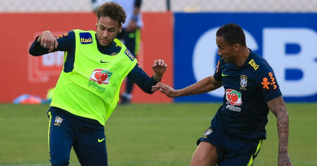neymar and danilo in training for brazil