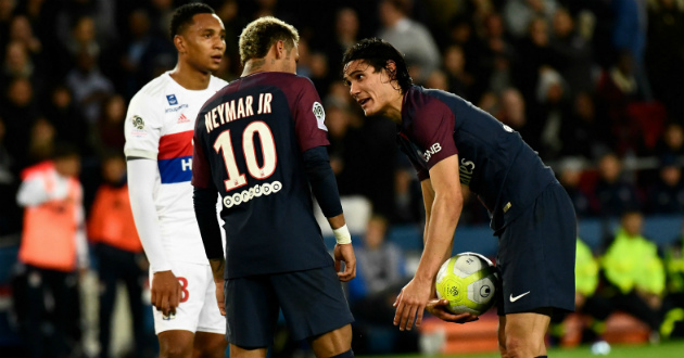 neymar cavani clash for penalty