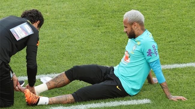 neymar injured in training