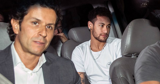 neymar undergo to knife for a foot injury