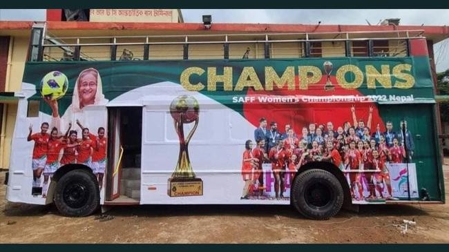 open top champions bus