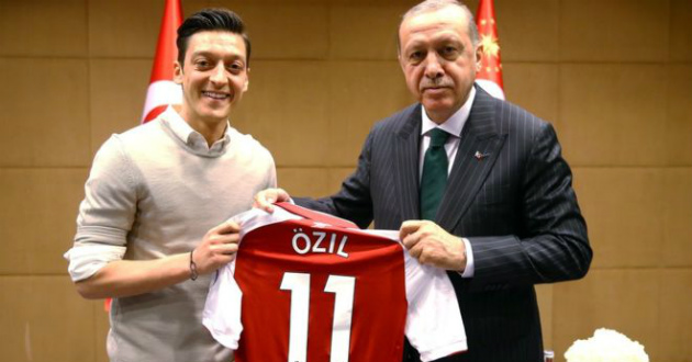 ozil posed for a photo with erdogan