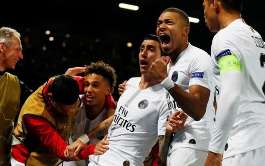 psg beaten manchester united by 2 0 13 02 19