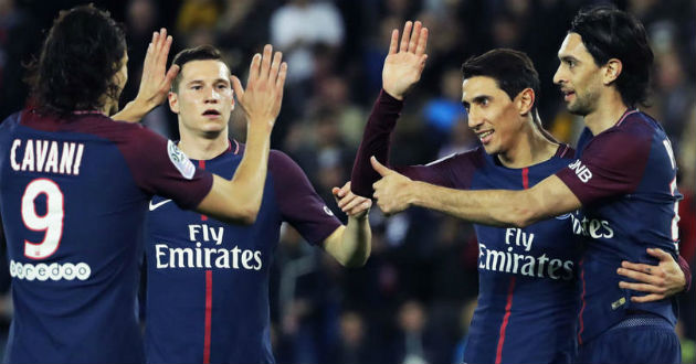 psg celebrate their goal over monaco