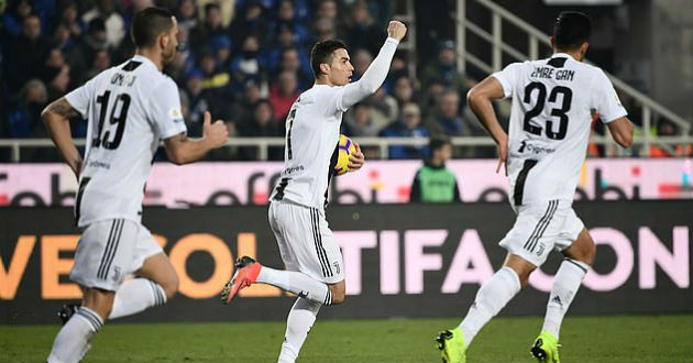 ronaldo celebrates a goal against atalanta