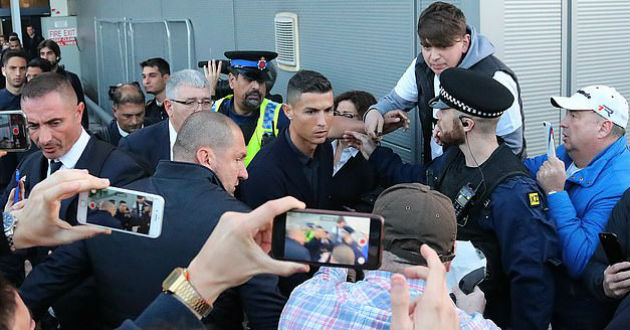 ronaldo reaches manchester on monday