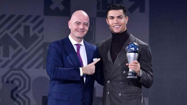 ronaldo wins special best mens award