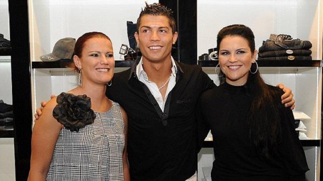 ronaldo with his sisters
