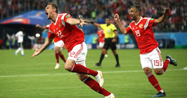 russia celebrating a goal