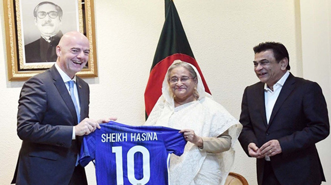 seikh hasina with fifa president