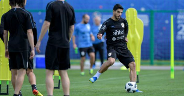 suarez practices for uruguay
