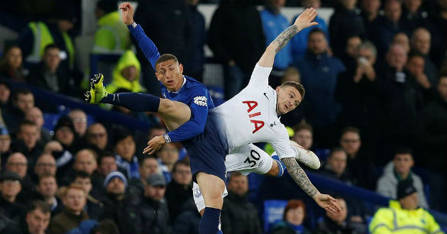 trippier and richarlison in the air