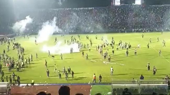 violence of football match in indonesia