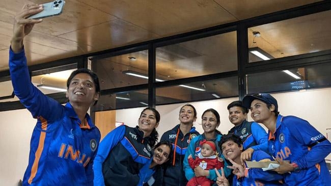 india pakistan cricketer with fatima